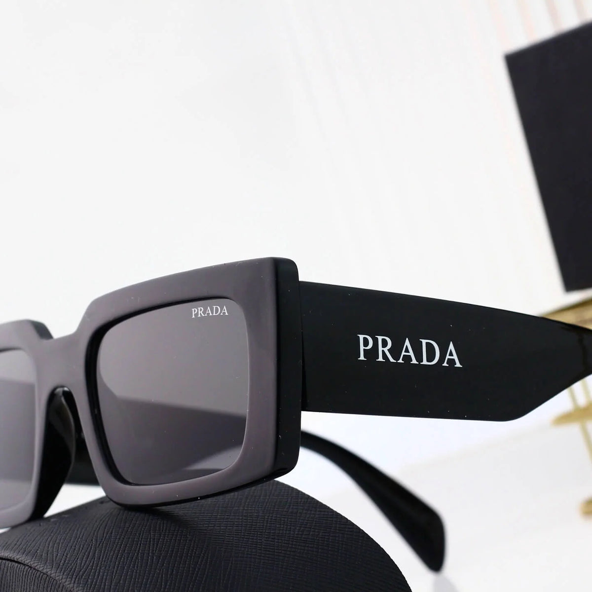 Side Letter Full Frame Sunglasses