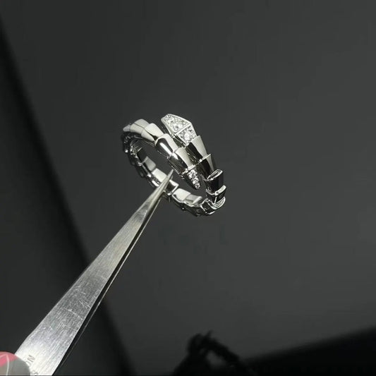 Chic Serpent Ring
