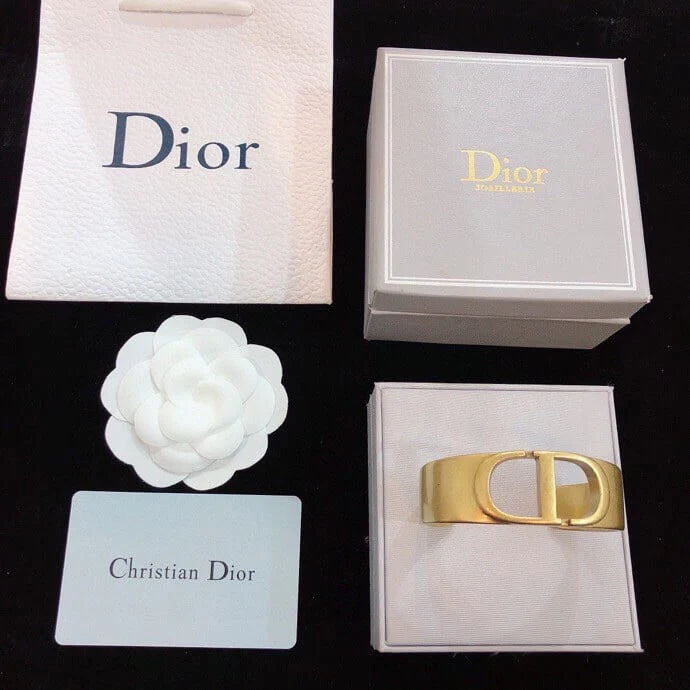 Classic Gold Open Bangle