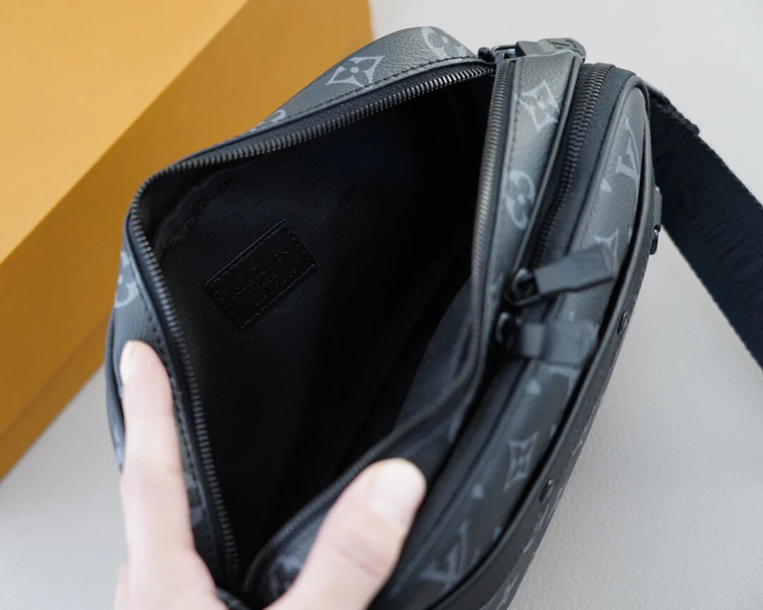 Classic Shoulder Strap Crossbody Bag