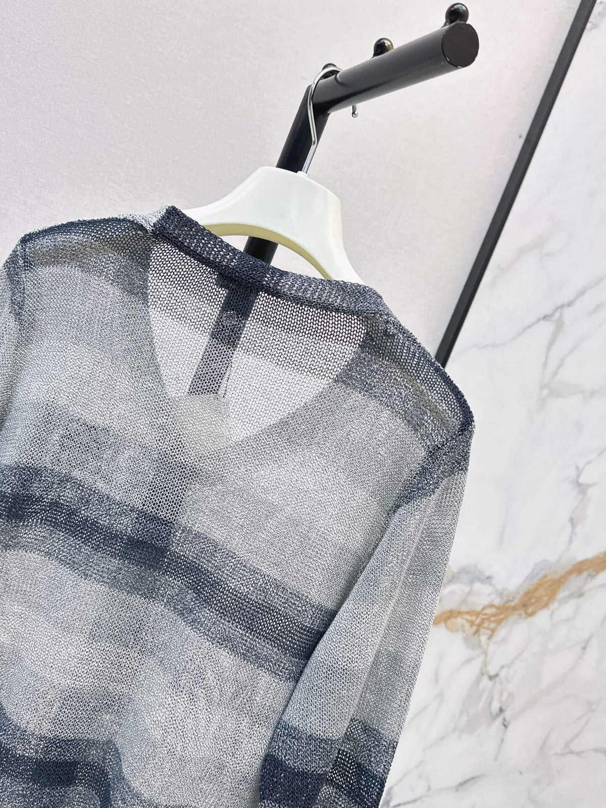 Loose Breath Gradient Knit Top