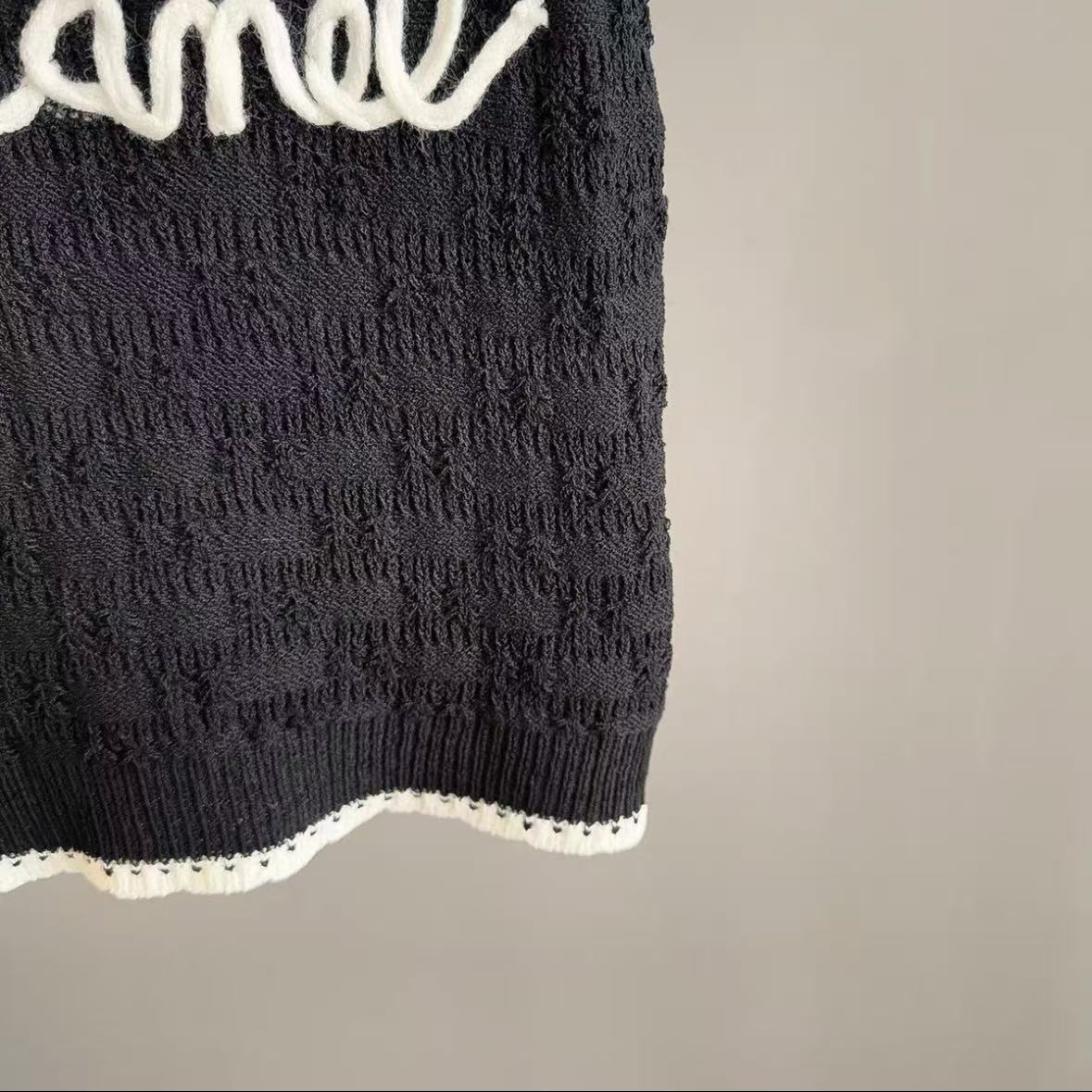 Black-White Color-Block Embroidered Vest