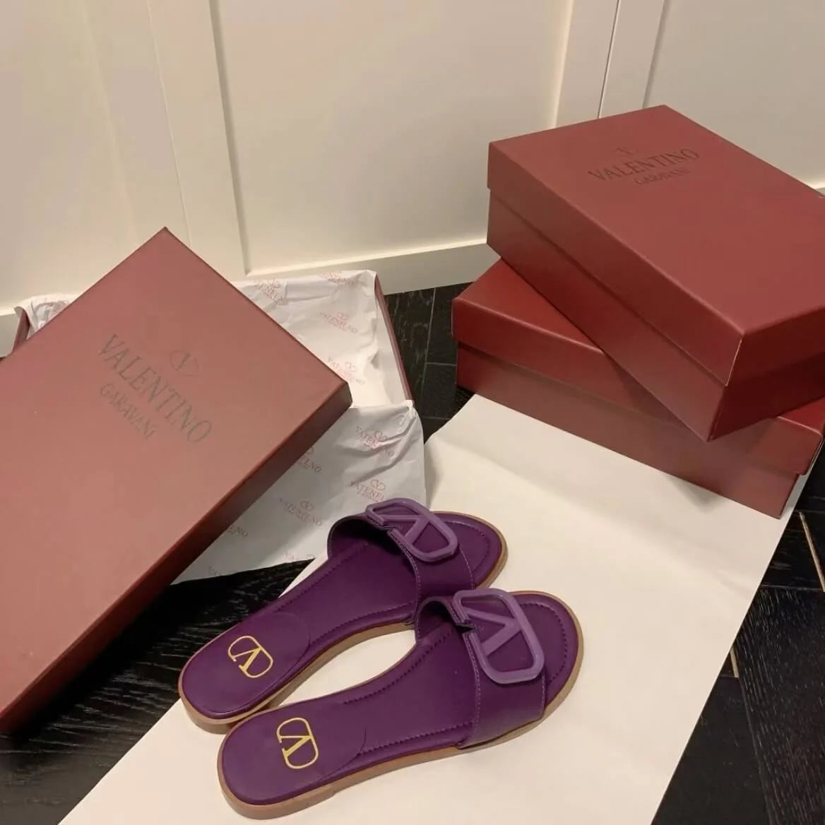 Casual Letter-Buckle Flat Sandals