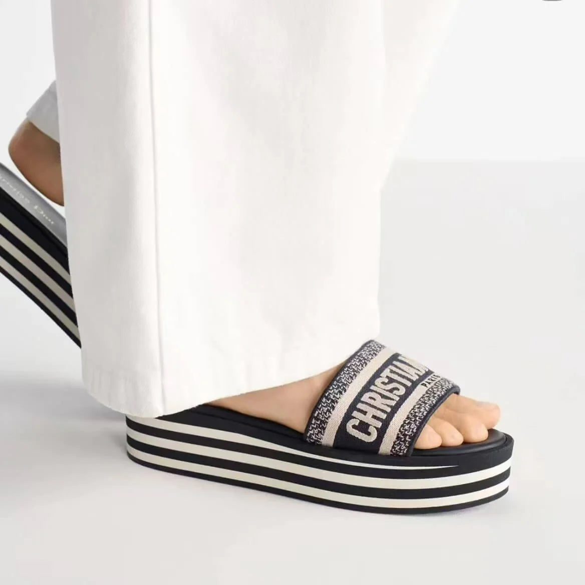 Classic Platform Slide Sandals