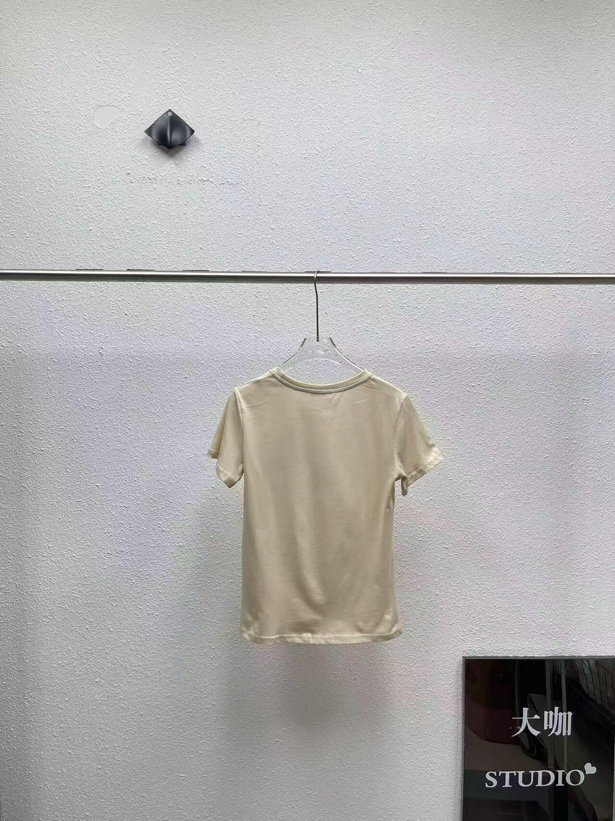 Floral Embroidery Crew Neck T-shirt