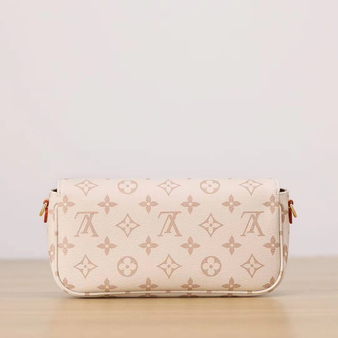 Light-colored Full-Print Clutch Shoulder Bag