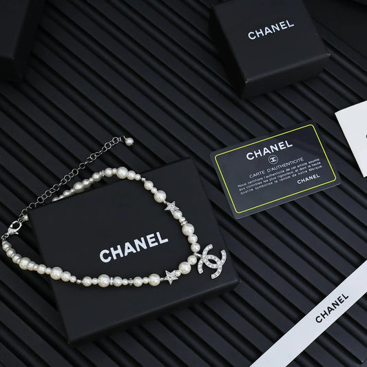 Glamorous Star Pearl Necklace