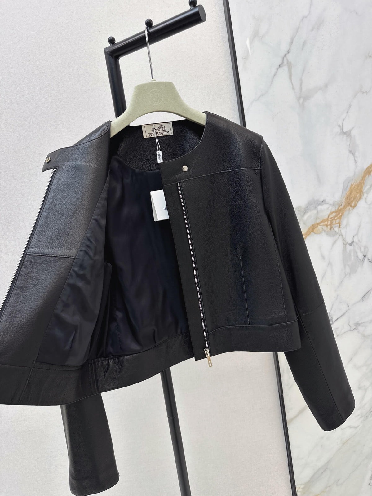 ound Neck Zip Cropped Leather Jacket