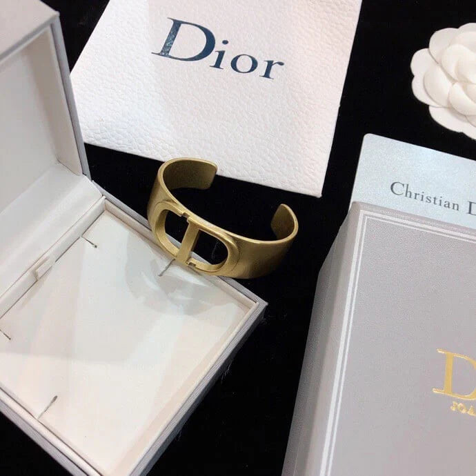 Classic Gold Open Bangle
