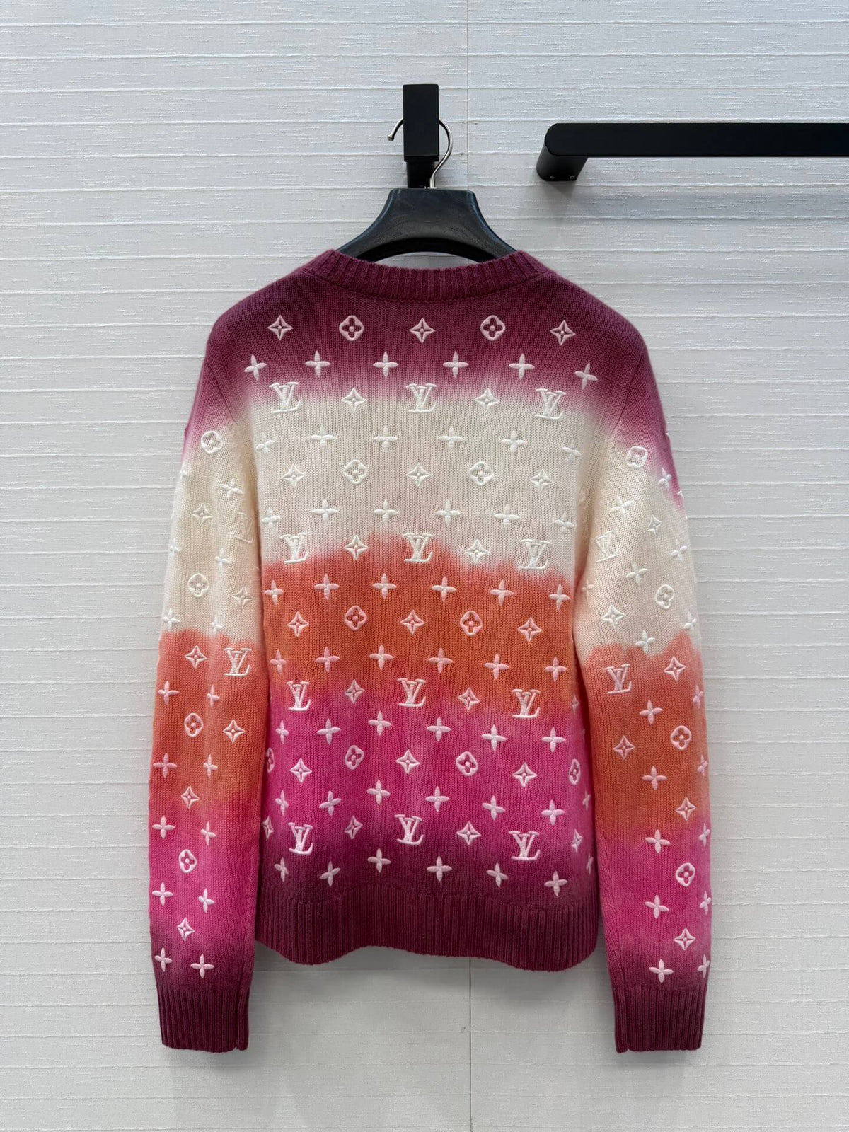 Gradient Embroidery Knit Cardigan