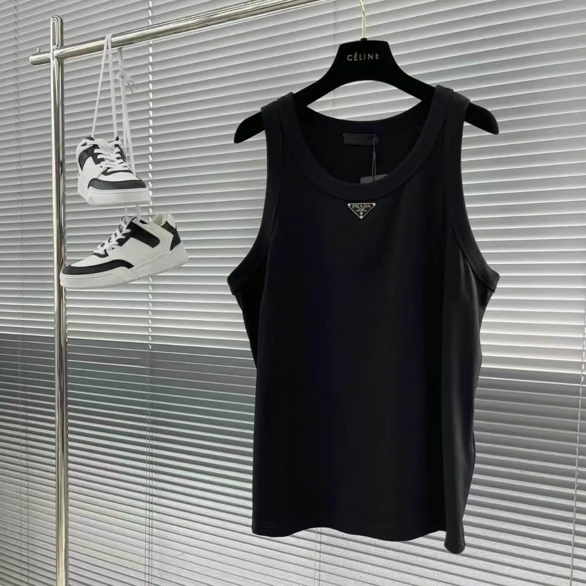 Classic Minimalist Solid Sleeveless Vest