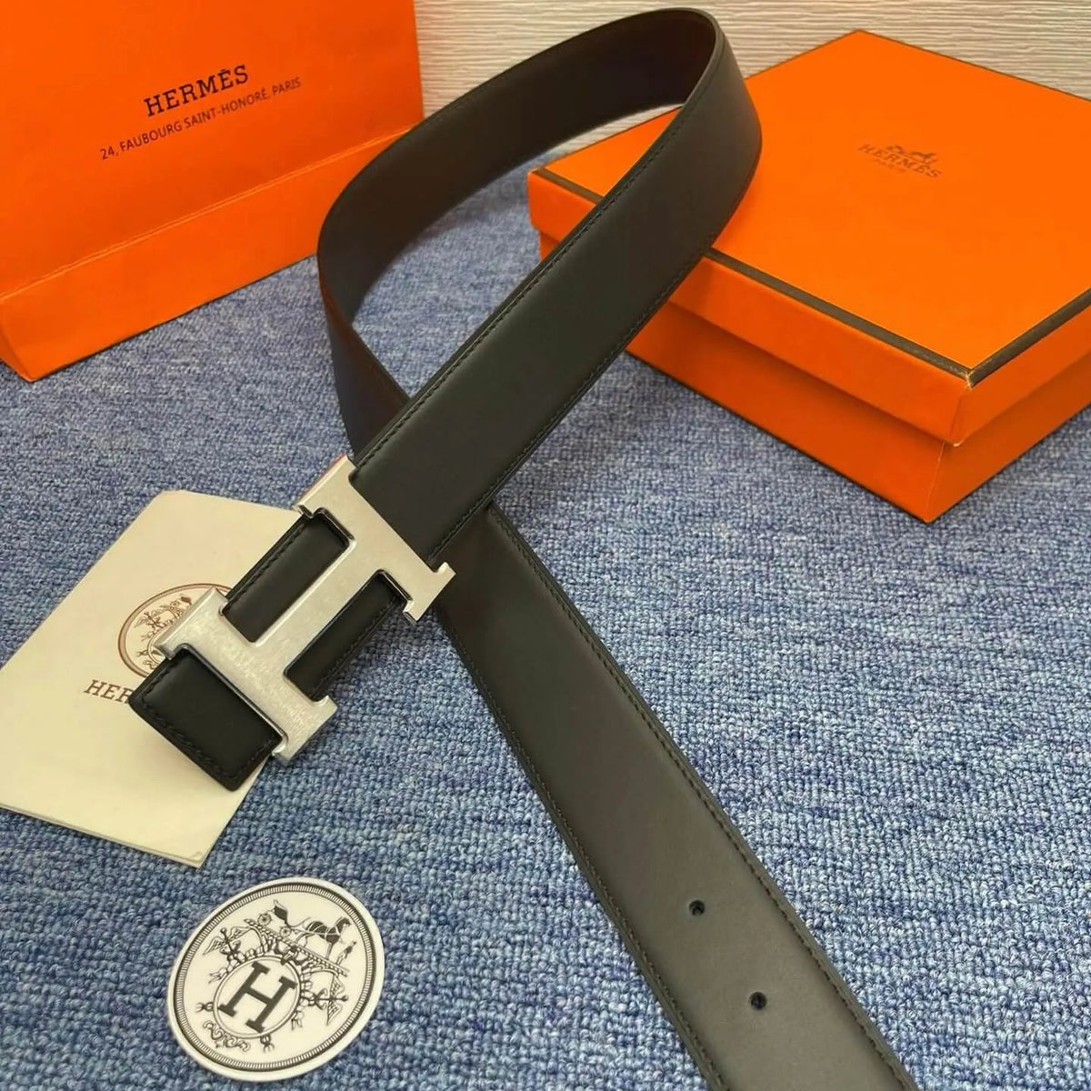 Classic Simple Letter Buckle Leather Belt
