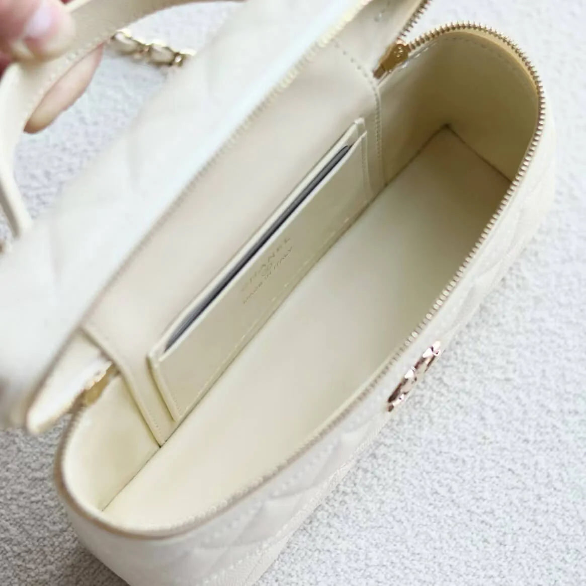 Classic Timeless Pebbled-Leather Handle Box Bag