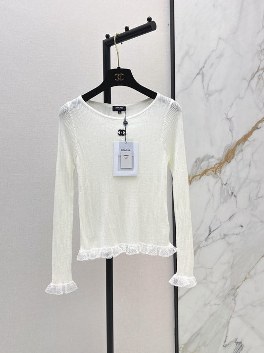 Round Neck Lace Hem Knit Top