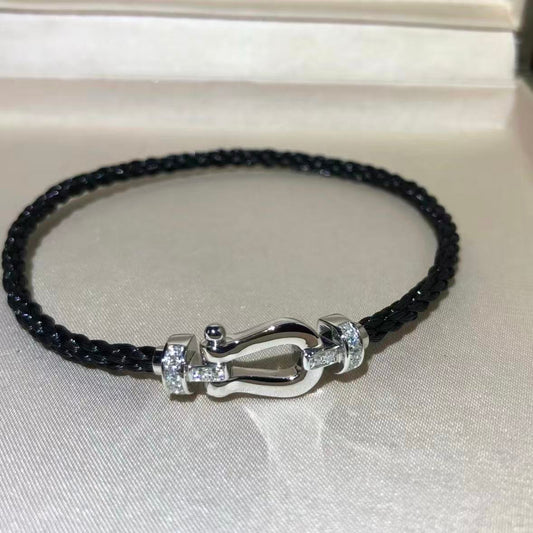 Classic Horseshoe Bracelett
