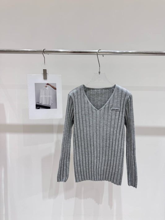 Label Detail Gray Sweater