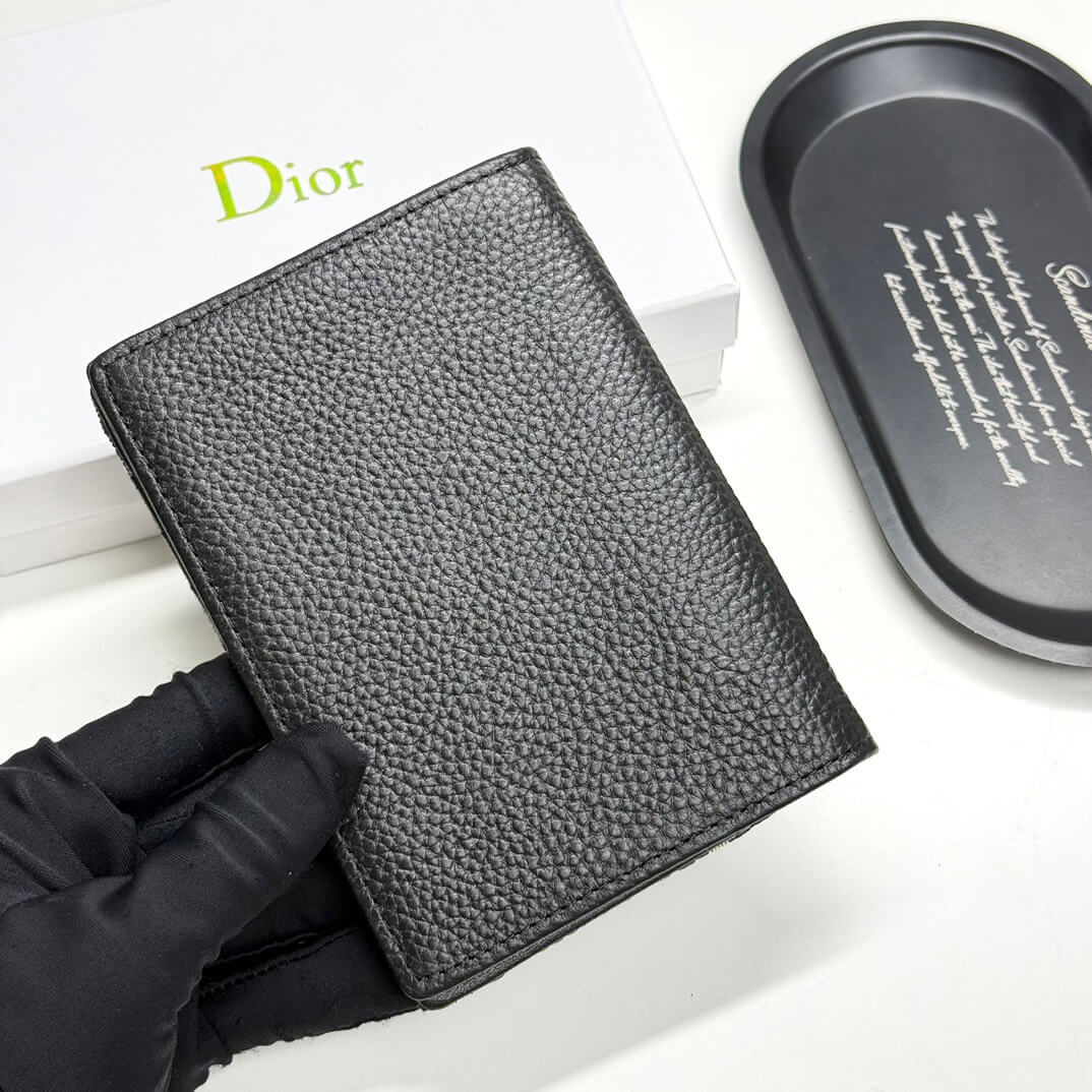 Classic Pattern Leather-Trimmed Short Wallet