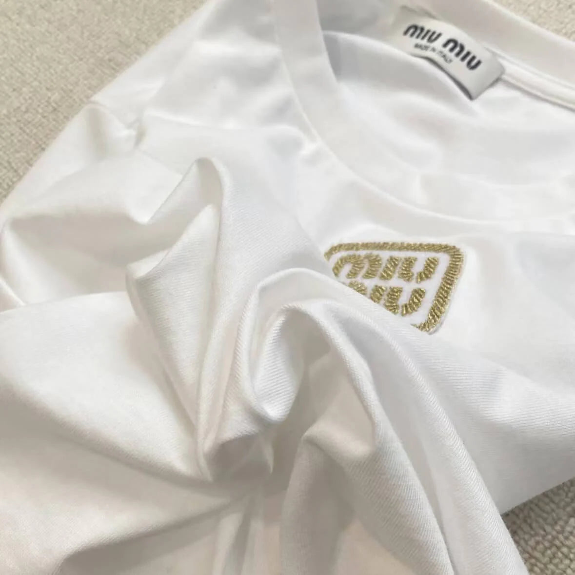 Minimalist Gold Thread Letter Embroidery T-Shirt