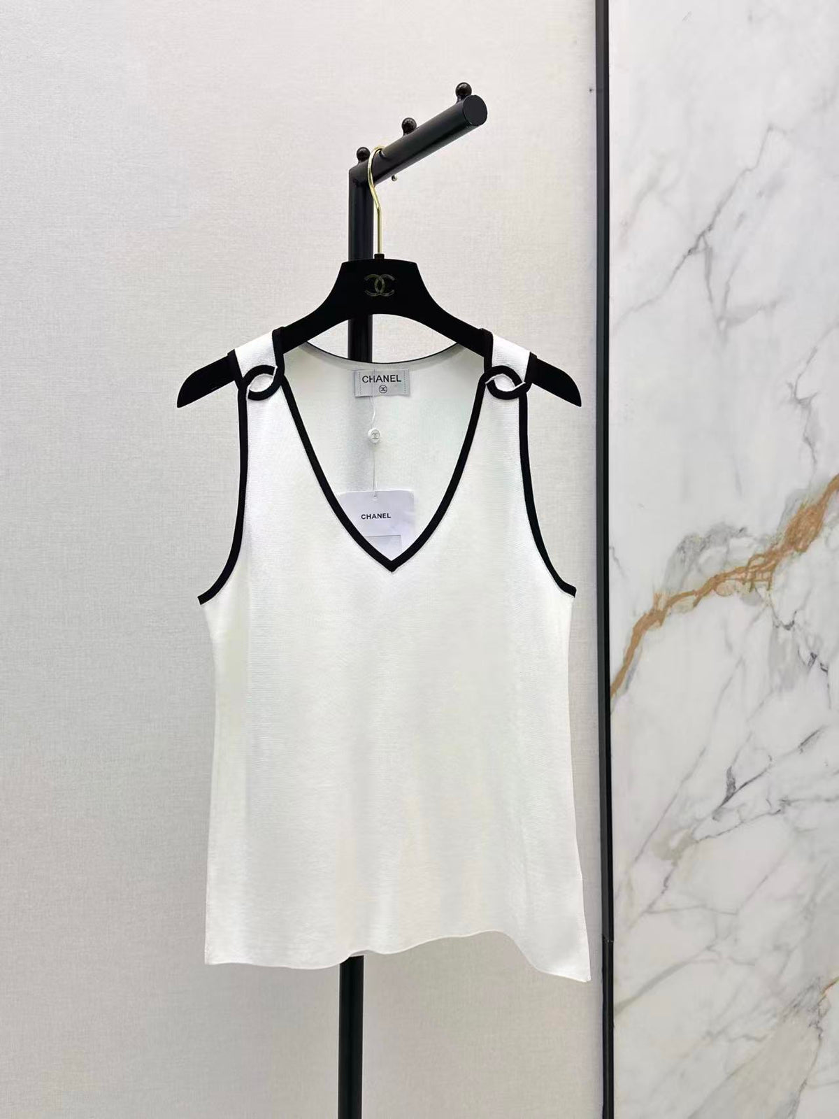 Detailed Cuff Design Tank Top