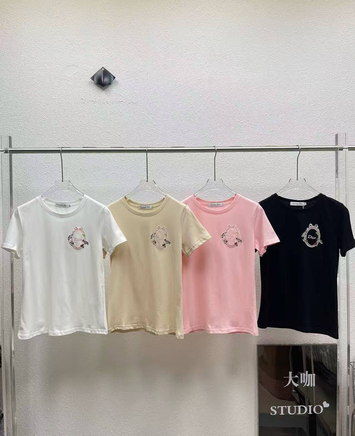 Floral Embroidery Crew Neck T-shirt