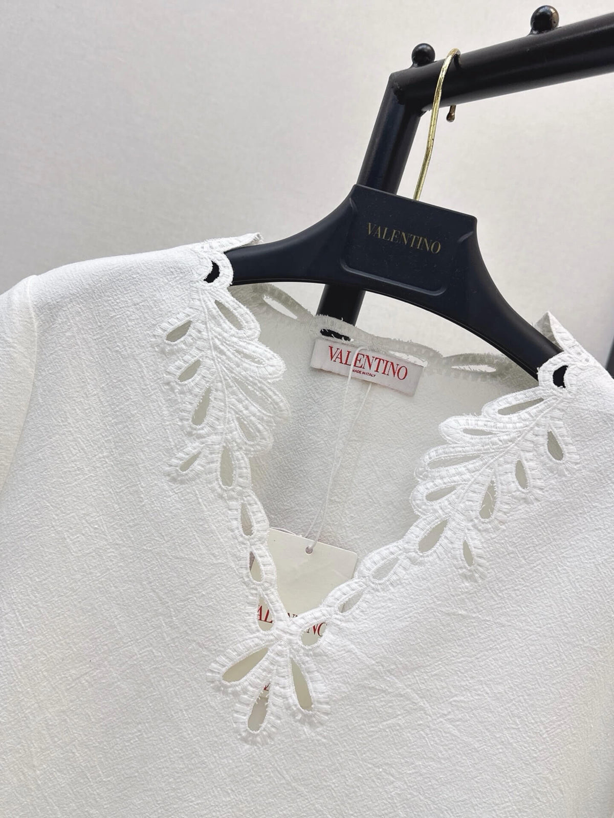 Scalloped Cutwork Hem Shift Dress