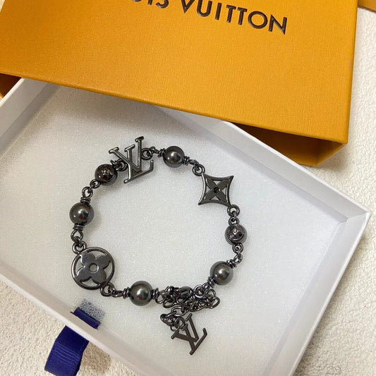 Street Style Distressed Pearl Bracelet