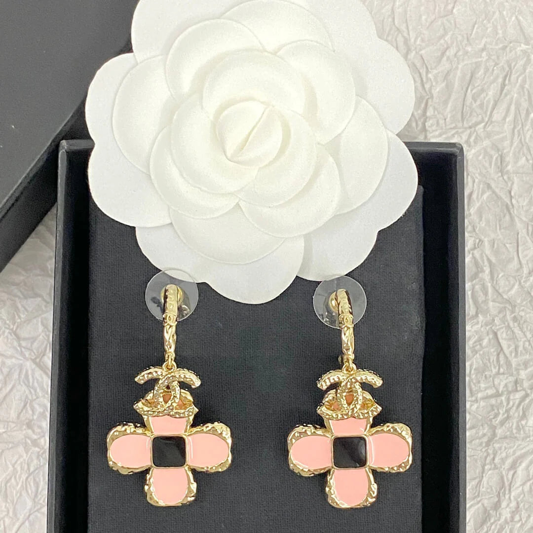 Color-Blocked Clover Earrings